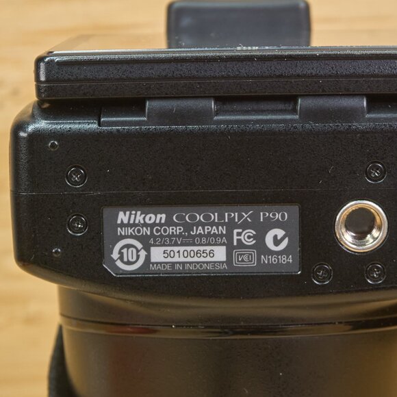 Nikon Coolpix P90 Digital Camera / 12.1 MP / 24x Optical Zoom / Black - Picture 7 of 7